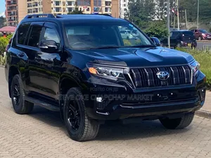 Toyota Land Cruiser Prado 2.8 2022 Black