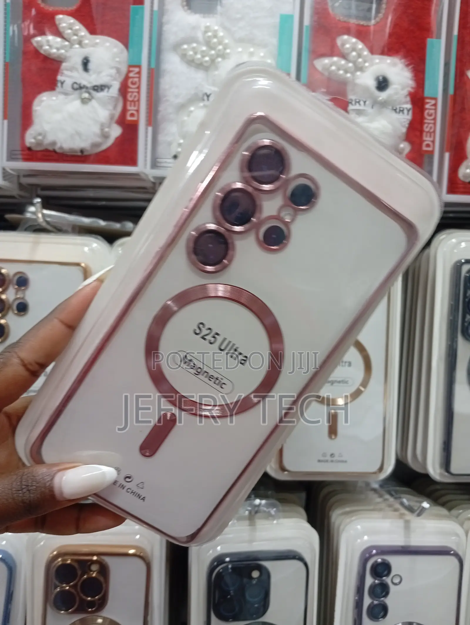 Generic Magnetic Clear Case Designed for the Samsung Galaxy S25 Ultr