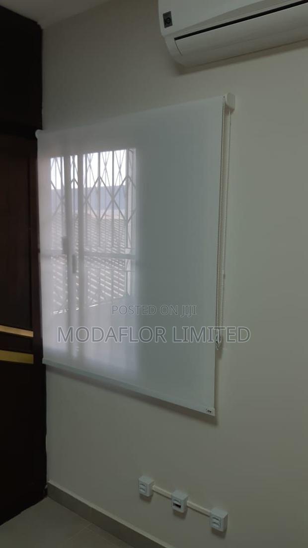 Sunscreen Blinds for Office, Home and Sunlight Control Window Use