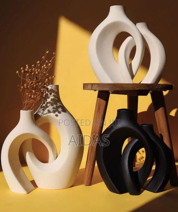 Ceramic Twin Vases (2-Piece Set) – Modern Home Décor - main view