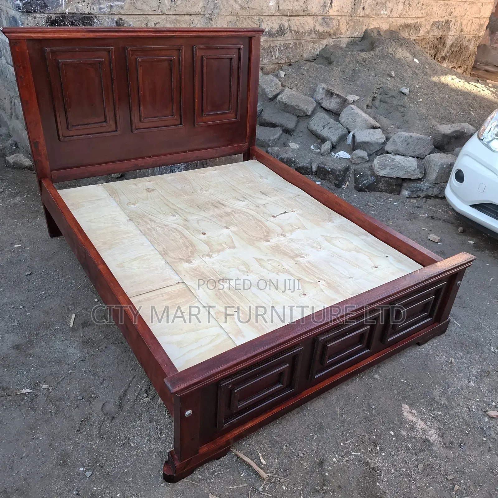 5*6 Hardwood Bed (Free Delivery)