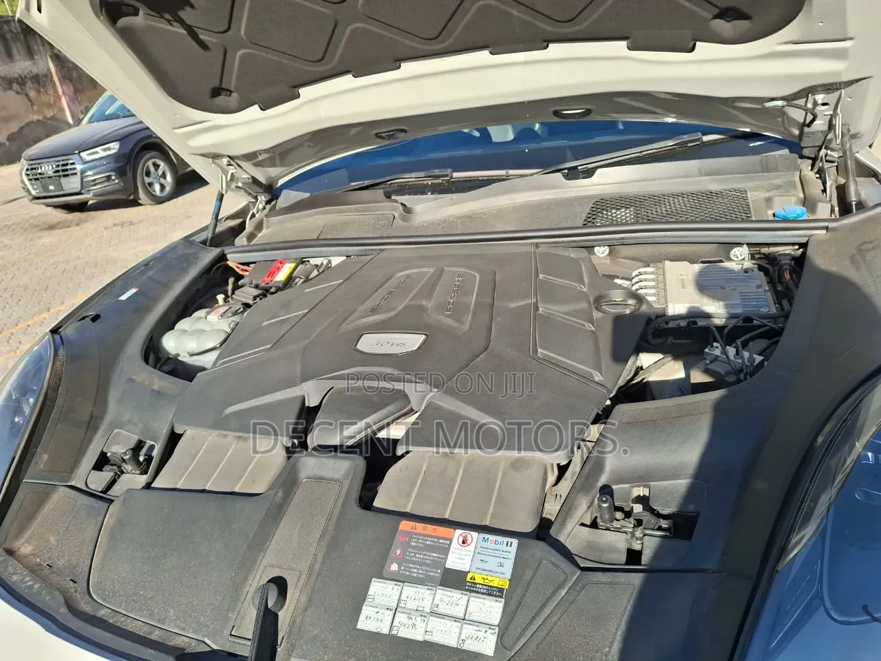 Porsche Cayenne Base AWD 2020 Off white
