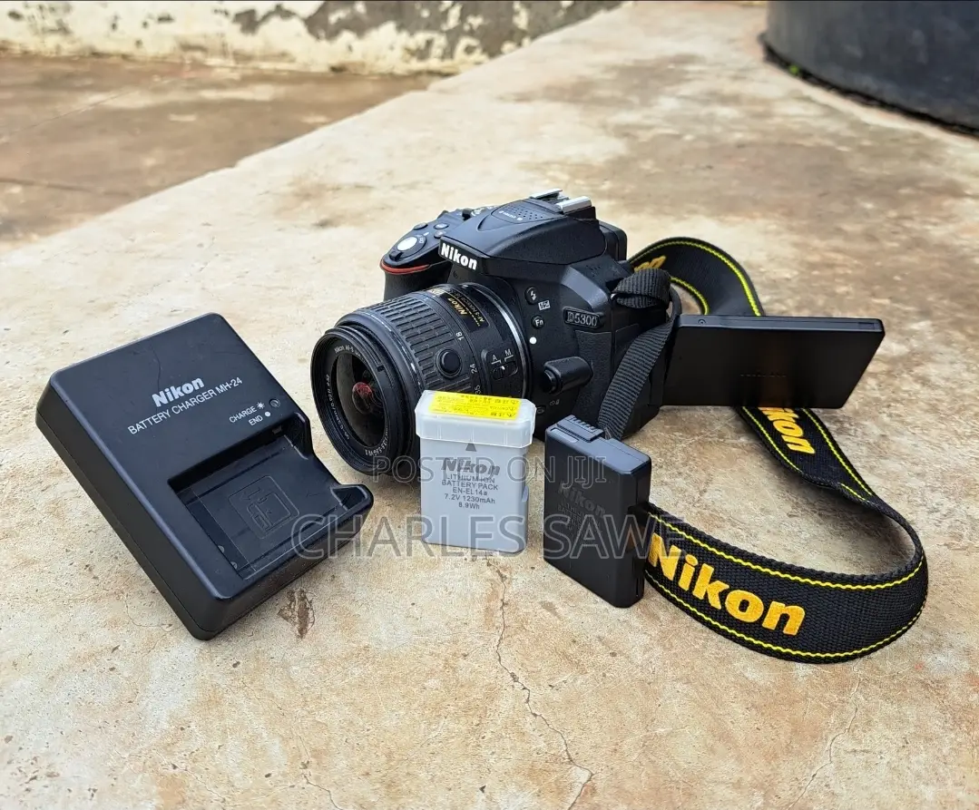Nikon D5300 With Extra Battery. Receipt Available