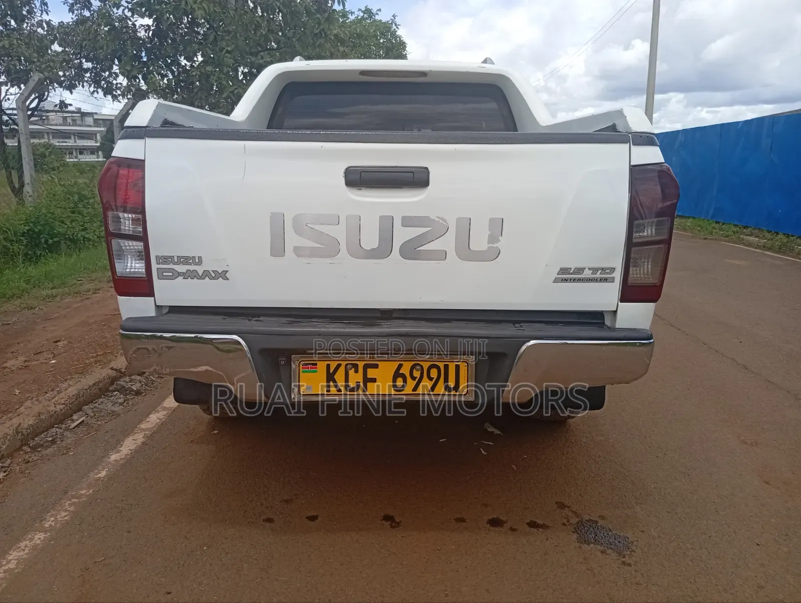 Isuzu D-MAX 2015 White