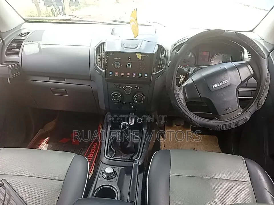 Isuzu D-MAX 2015 White
