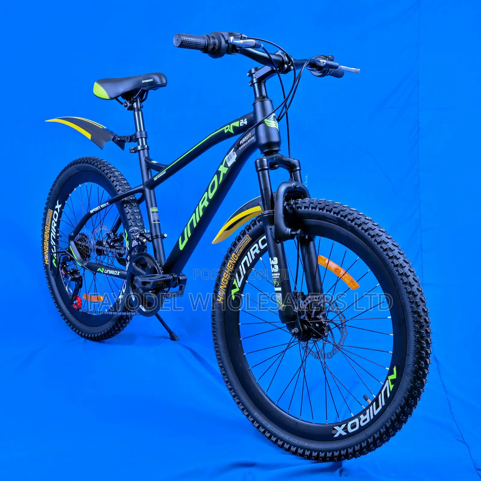 Unirox Teens Mountain Bike With Mudguards Size 24 21`Speed