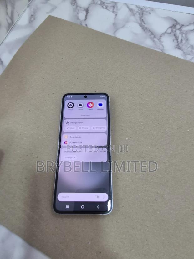 Samsung Galaxy Z Flip6 256 GB Black - thumbnail 9
