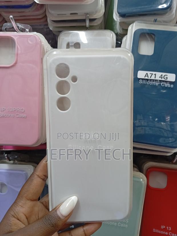 White Silicone Protective Back Cover for the Samsung Galaxy A05s