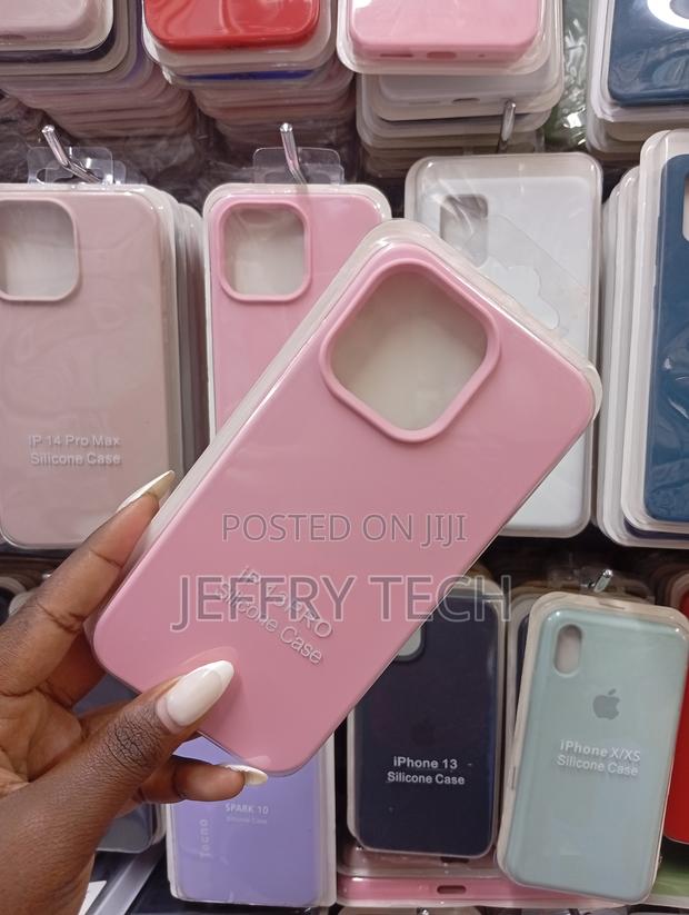 Item Is an Apple iPhone 13 Pro Silicone Case. - thumbnail 2