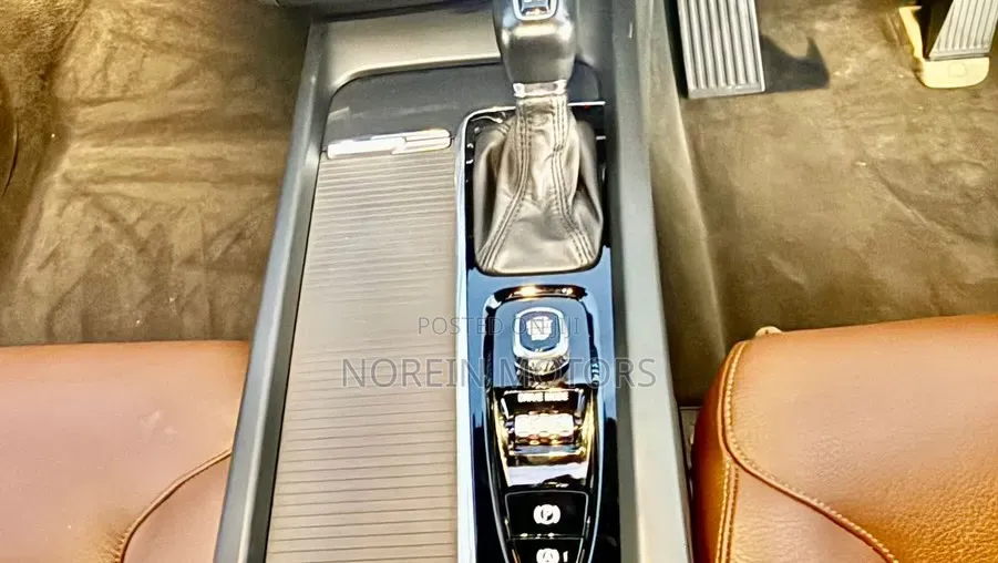 Volvo XC90 2019 Red