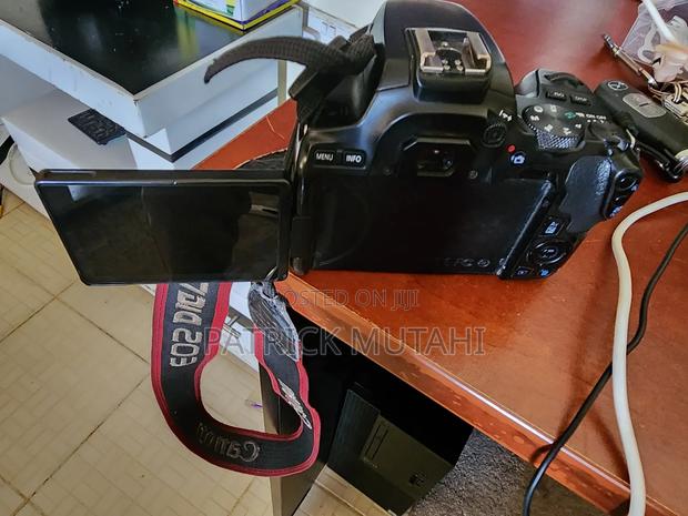 Canon 250d Camera on Sales. - thumbnail 2