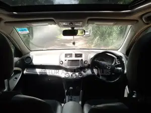 Toyota Vanguard 2011 Black