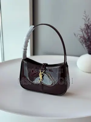 Saint Laurent Le 5 À 7 Hobo Bag