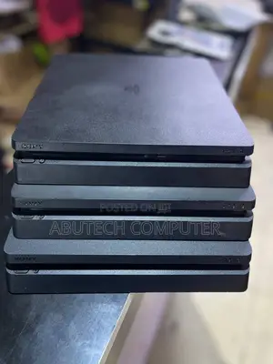 Playstation 4 Slim