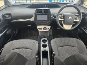Toyota Prius 2018 Silver