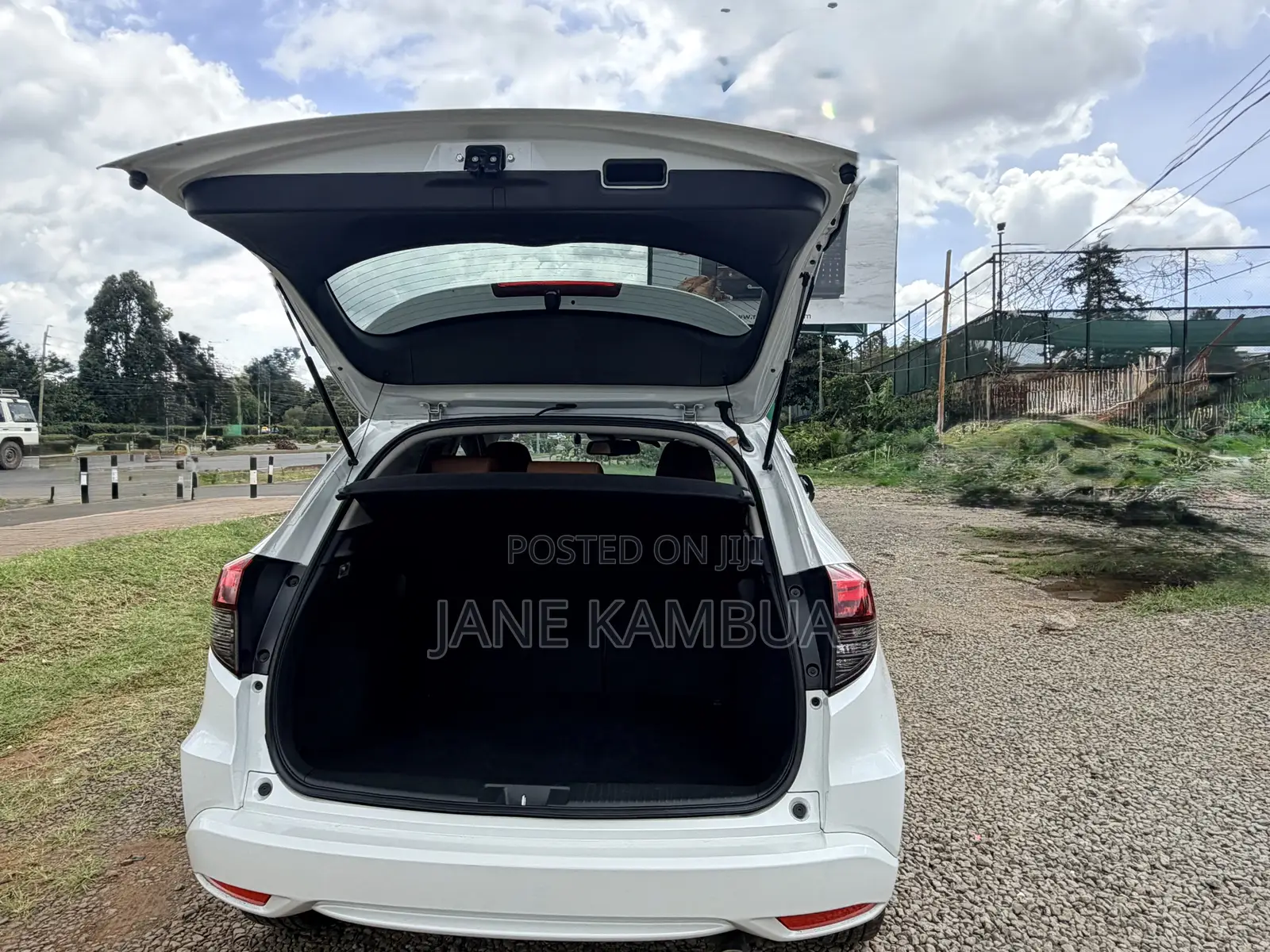 Honda Vezel 1.5 Hybrid 2WD 2018 Pearl