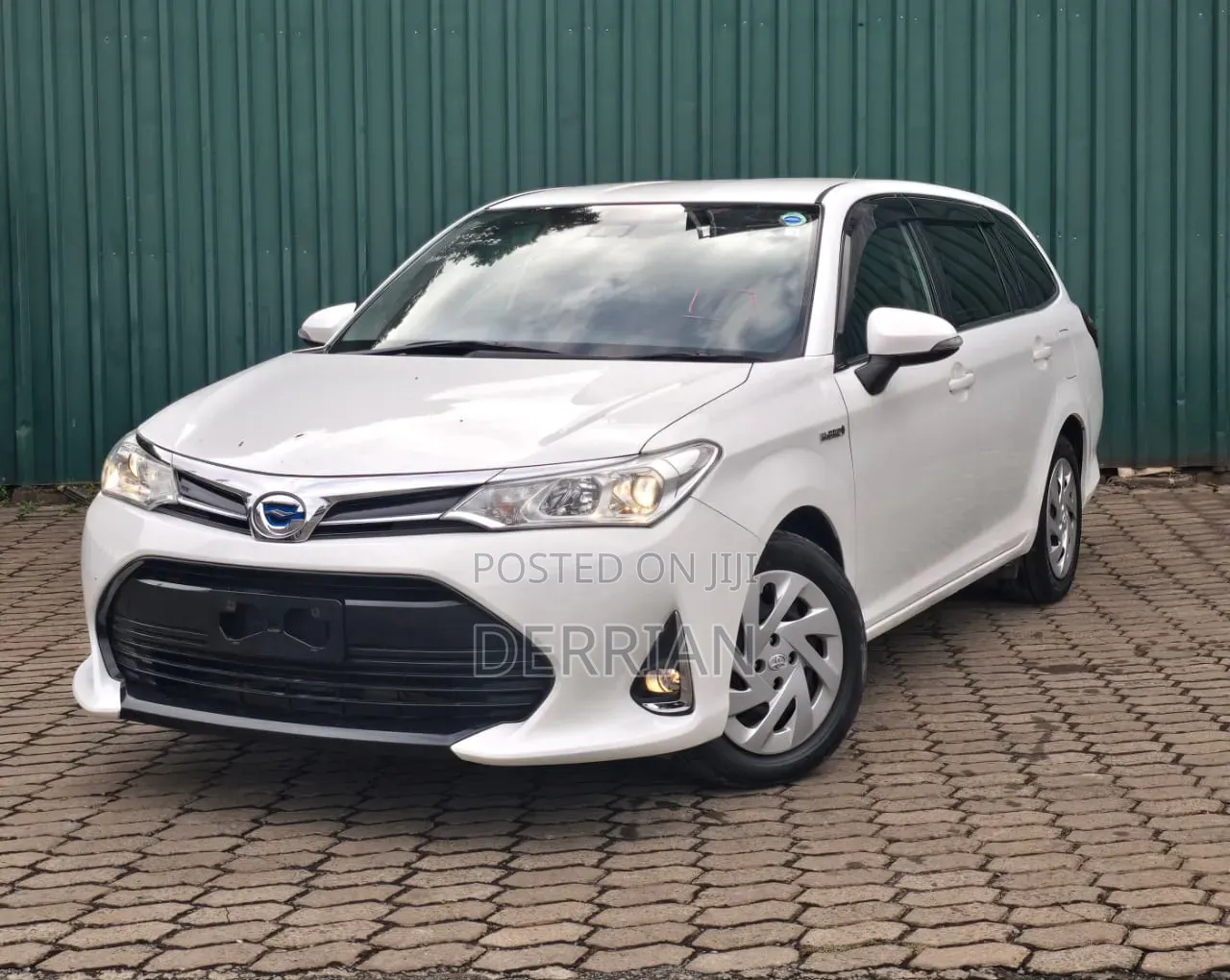 Toyota Corolla Fielder 2019 Pearl