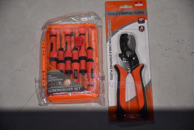 Pliers Cutter and Screws - thumbnail 3