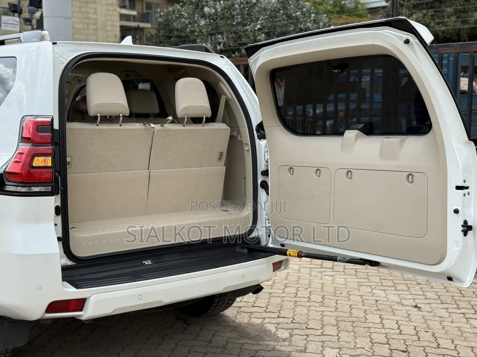 Toyota Land Cruiser Prado 2.7 2020 White