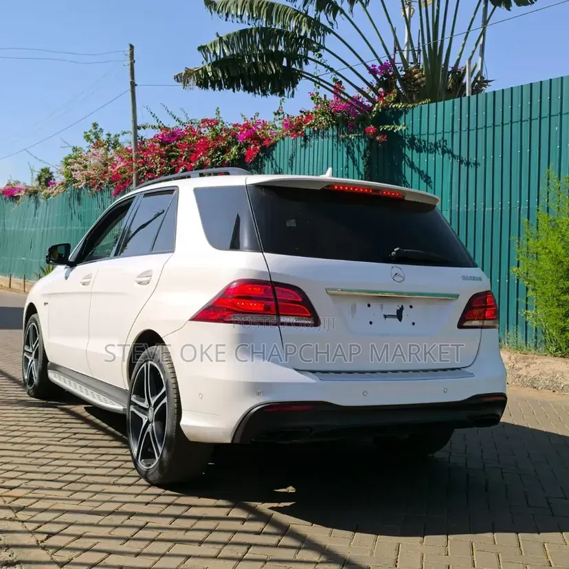 Mercedes-Benz GLE-Class 2016 White