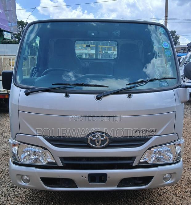 Toyota Dyna - thumbnail 3