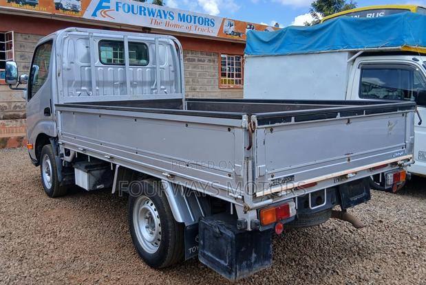 Toyota Dyna - thumbnail 5