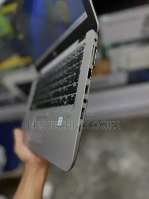 Laptop HP EliteBook 820 G3 8GB Intel Core i3 SSD 500GB