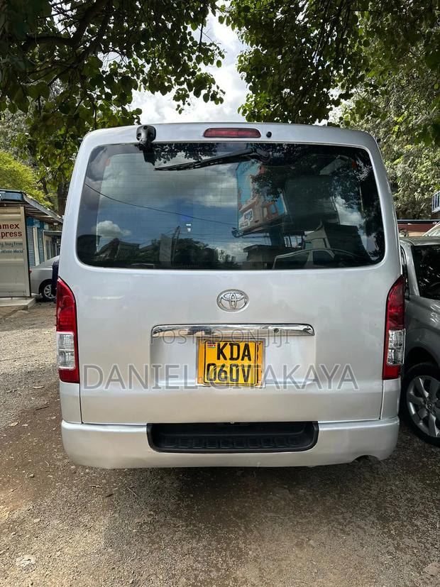 Toyota HiAce 2014 Silver - thumbnail 2