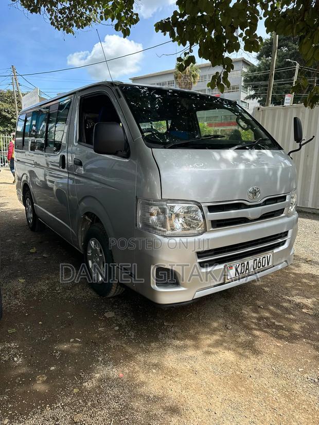 Toyota HiAce 2014 Silver - thumbnail 8