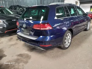 Volkswagen Golf Variant 2019 Blue