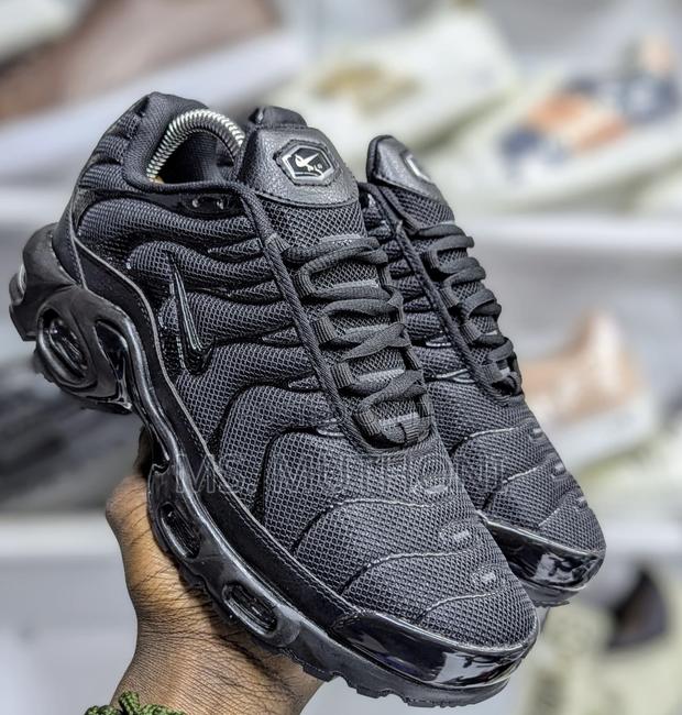 Black / White Nike Air Max Plus Tn Sneakers Size 39-45 - thumbnail 2