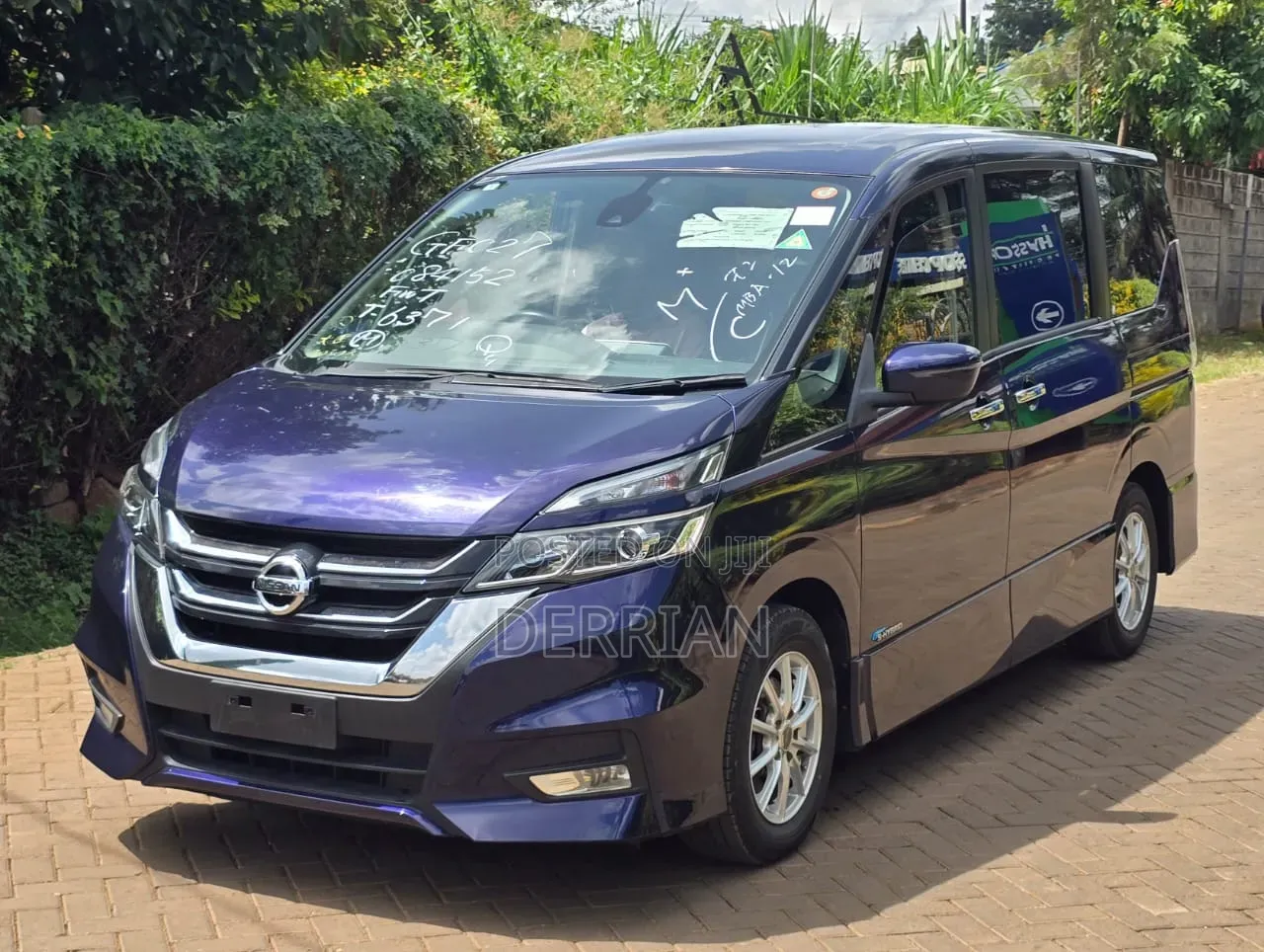 Nissan Serena 2018 Blue