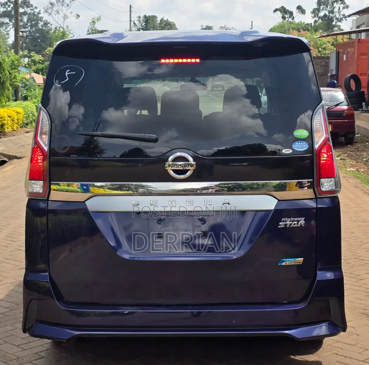 Nissan Serena 2018 Blue