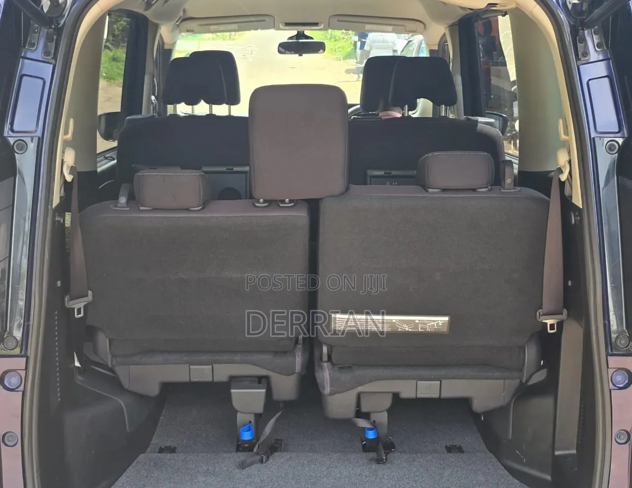 Nissan Serena 2018 Blue