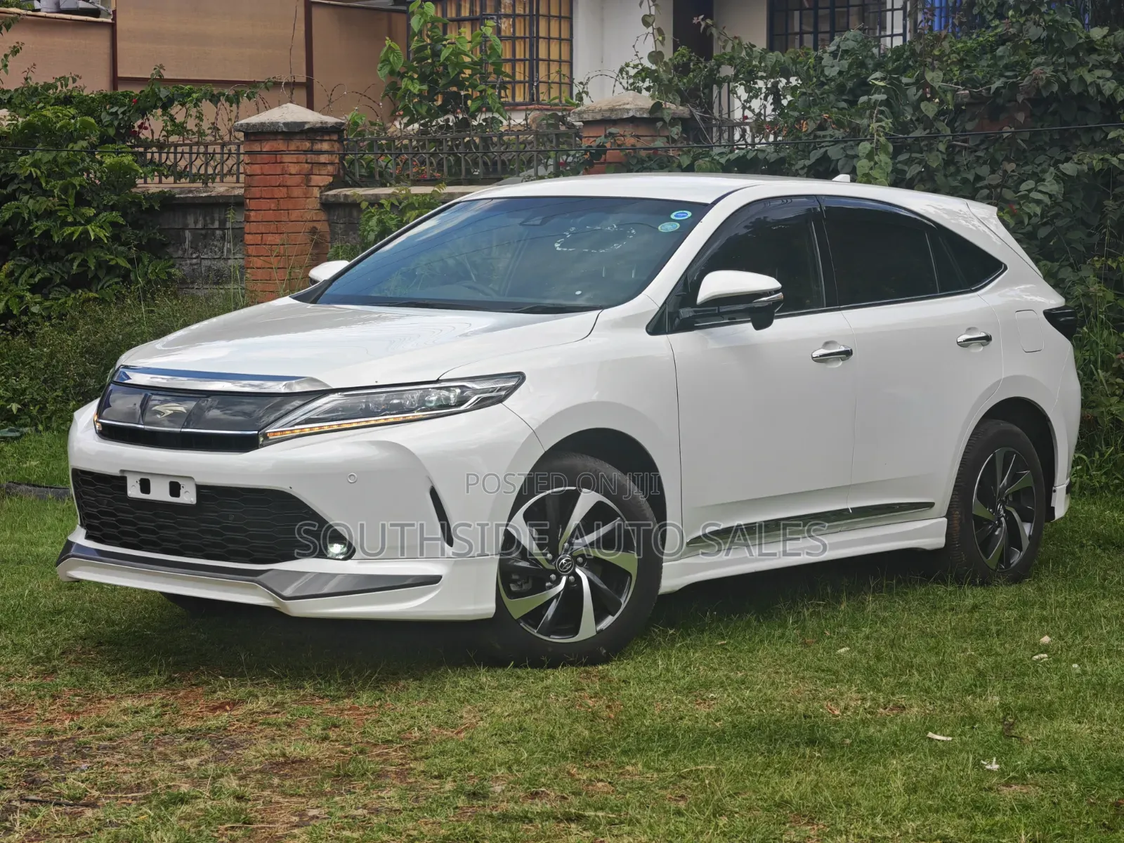 Toyota Harrier 2.0 Turbo 2019 White