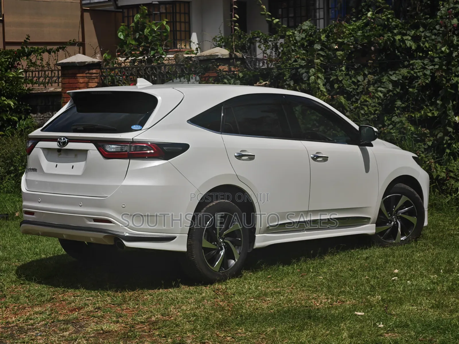 Toyota Harrier 2.0 Turbo 2019 White
