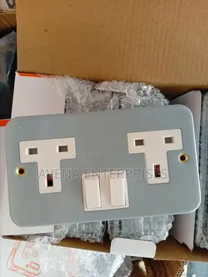 Metallic Twin Socket