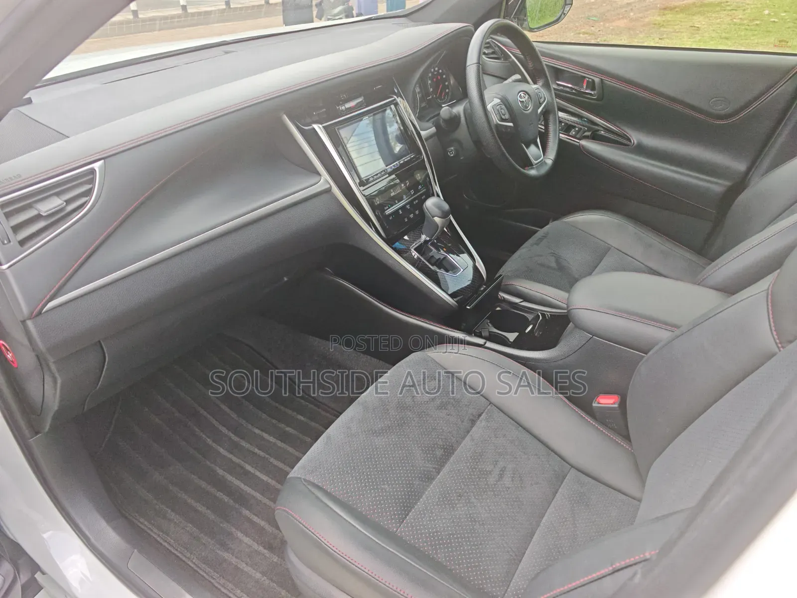 Toyota Harrier 2.0 Turbo 2019 White