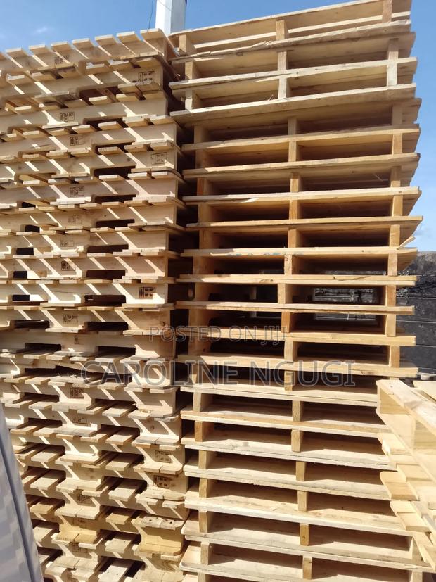 Wooden Pallets - thumbnail 2
