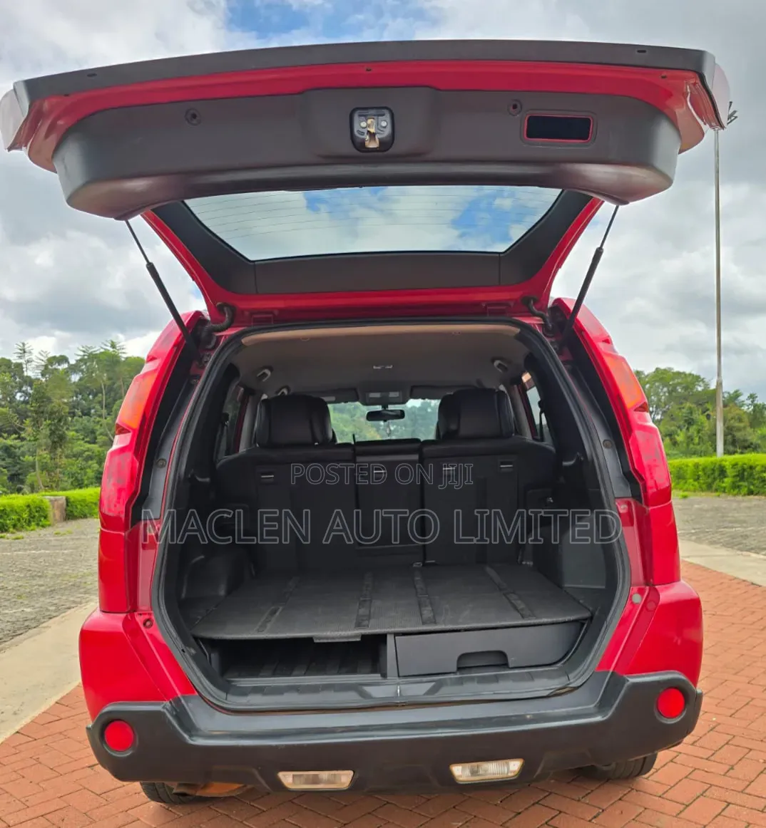 Nissan X-Trail 2010 Red