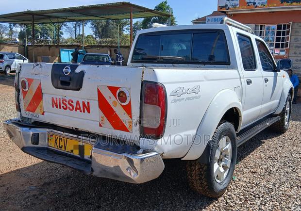 Nissan Hardbody 2019 White - thumbnail 6