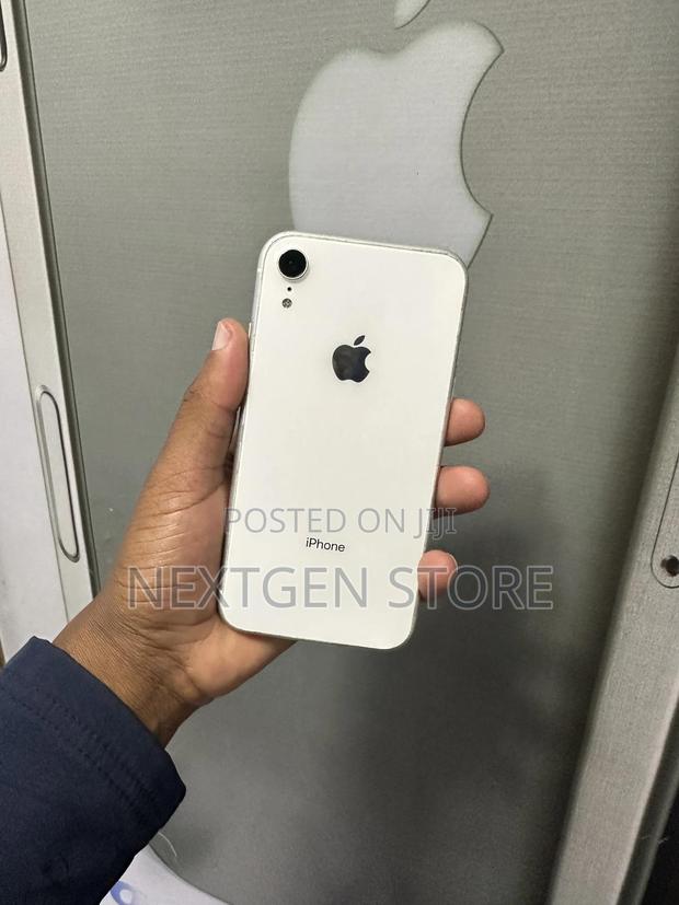 Apple XR 64 GB White - main view
