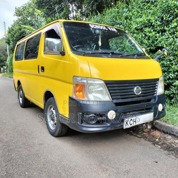 Nissan Caravan (Urvan) 2009 Yellow