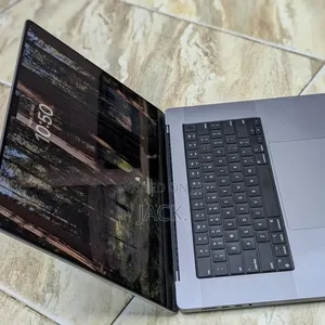 Laptop Apple MacBook Pro 2021 M1 32GB Apple M1 Pro SSD 512GB
