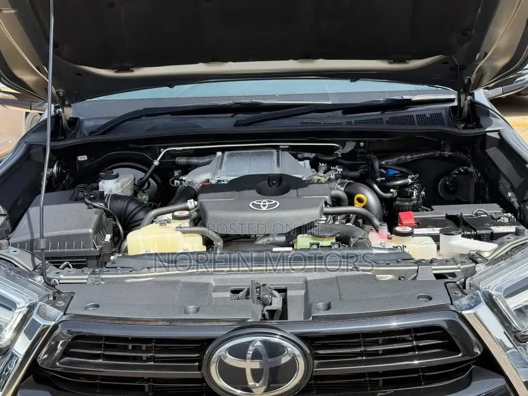 Toyota Hilux Revo Double Cab Deisel 2.4 AWD 2020 Green