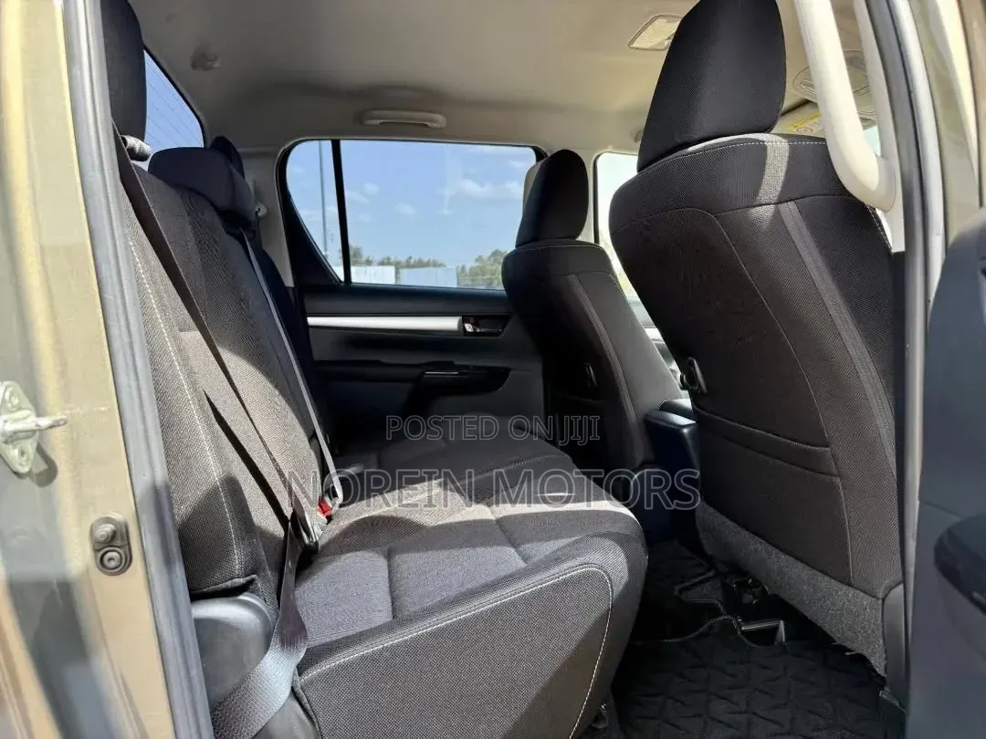 Toyota Hilux Revo Double Cab Deisel 2.4 AWD 2020 Green