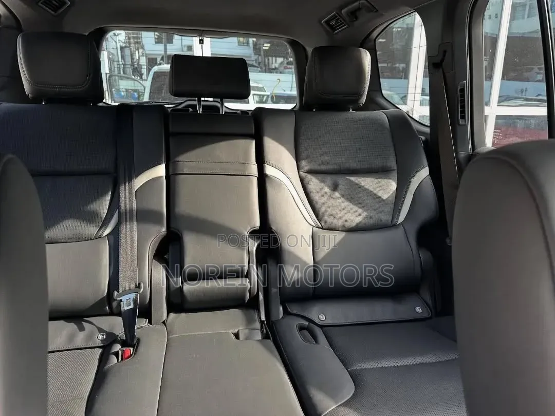 Toyota Land Cruiser LC300 2023 White