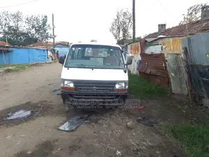 Toyota HiAce 1999 White