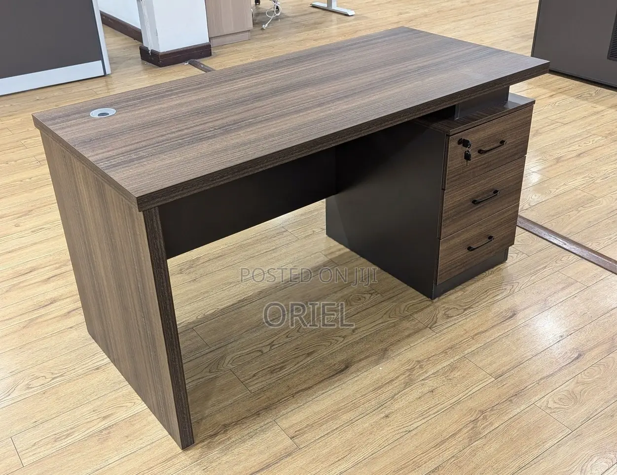 Executive Office Desks : 1400mm Professional Computer Work Desk