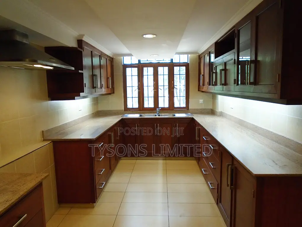 4bdrm Apartment in Westlands, Raphta Road Area for rent